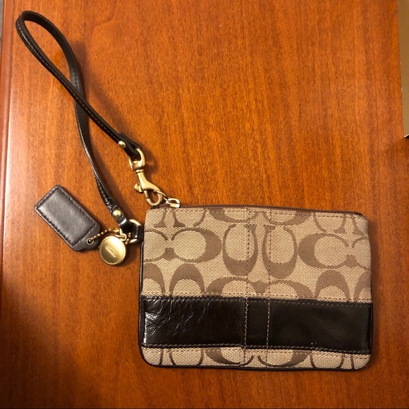 Coach Wristlet - Picture 4 of 12